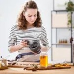 Hårpleieprodukter som finnes i kjøkkenskapet: Oljer, gjær, honning og annet